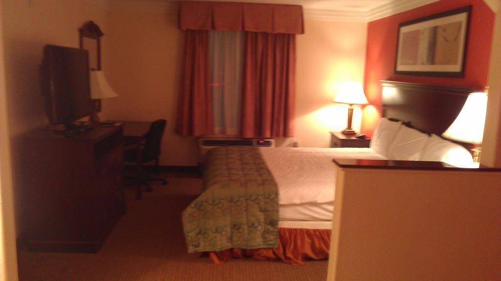 Robinson Inn And Suites المظهر الخارجي الصورة