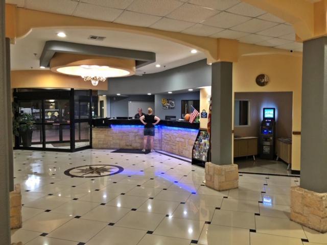 Robinson Inn And Suites المظهر الخارجي الصورة